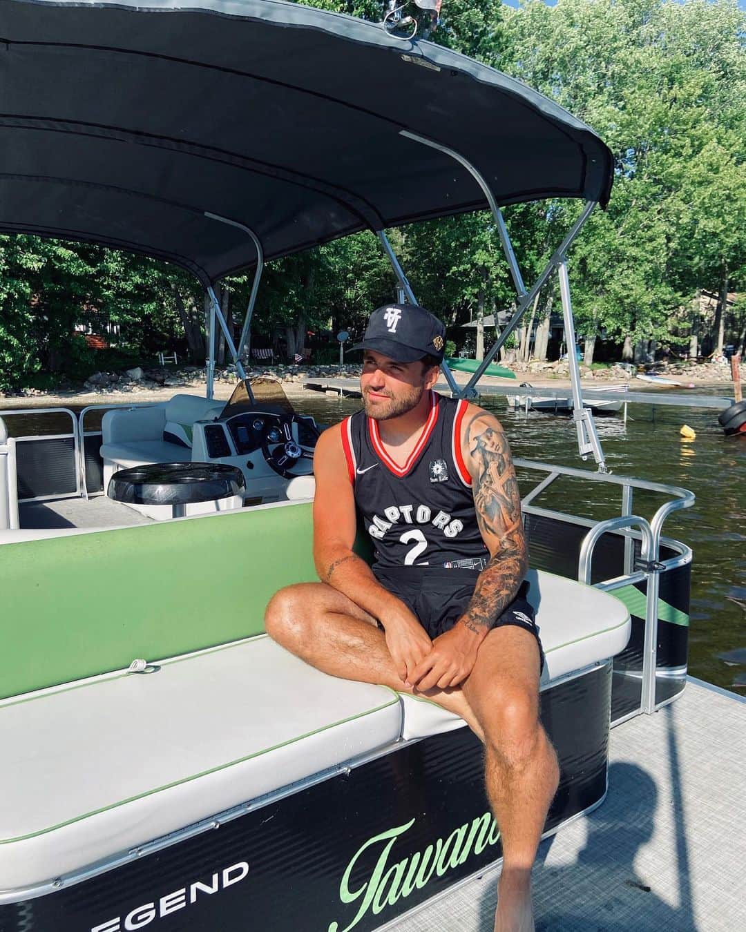 マイケル・ペトラッソのインスタグラム：「☀️」