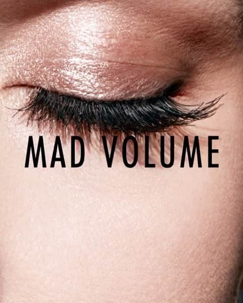 のインスタグラム：「Mad Eyes' groundbreaking formula serves up multi-dimensional volume, buildable coverage and intense colour, while offering the long-lasting results of a lash serum. After four months of use, even without makeup, lashes appear longer, thicker, and with a natural curl.  *Instrumental testing on 15 panellists. **Clinical evaluation by a dermatologist on 31 women after 4 weeks of application.  #Guerlain #GuerlainMakeup #MadEyes #Makeup #Motd #Eyes」