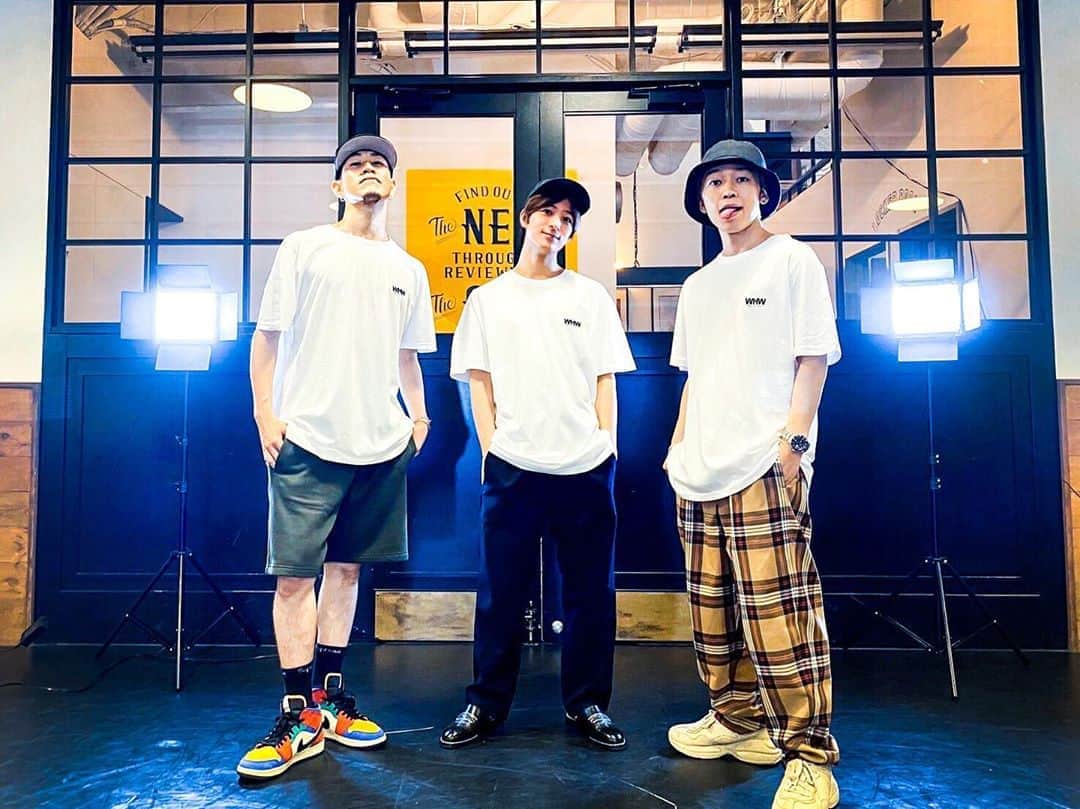 Show-heyのインスタグラム：「昨日はEn Dance Studio×Wagic Hour WorksのOnline lesson でした！ めちゃくちゃ楽しかった！！ @chali2dance と @da_ice_hayate_wada にも少し会えて良かった🔥🔥🔥 受けてくれた皆さまありがとうございました！！ #enfacelive #wagichourworks #yawn」