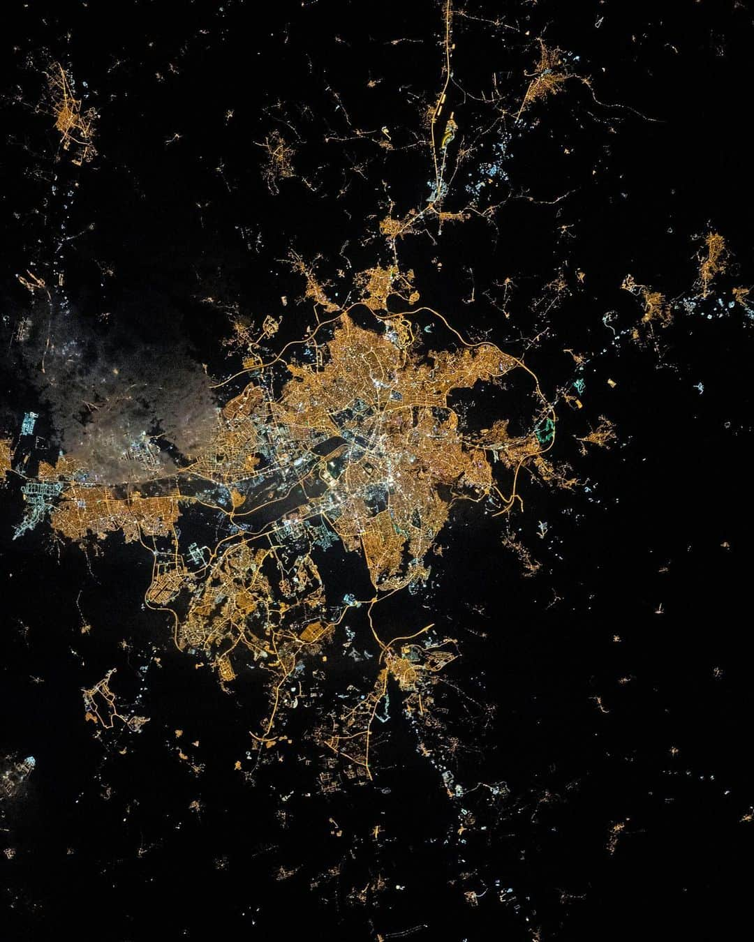 NASAさんのインスタグラム写真 - (NASAInstagram)「Ankara, the heart of Turkey, aglow in the dark of night and space.⁣ ⁣ This image, captured by @NASAAstronauts aboard the @ISS, shows the capital of Turkey lit up with the interwoven city grid and strings of highways. The variation in color comes from different light bulb technologies, and broadly outlines the separation between industrial and residential areas.⁣ ⁣ Credit: NASA⁣ ⁣ #NASA #Space #Turkey #SpacePics #ISS」7月6日 9時48分 - nasa