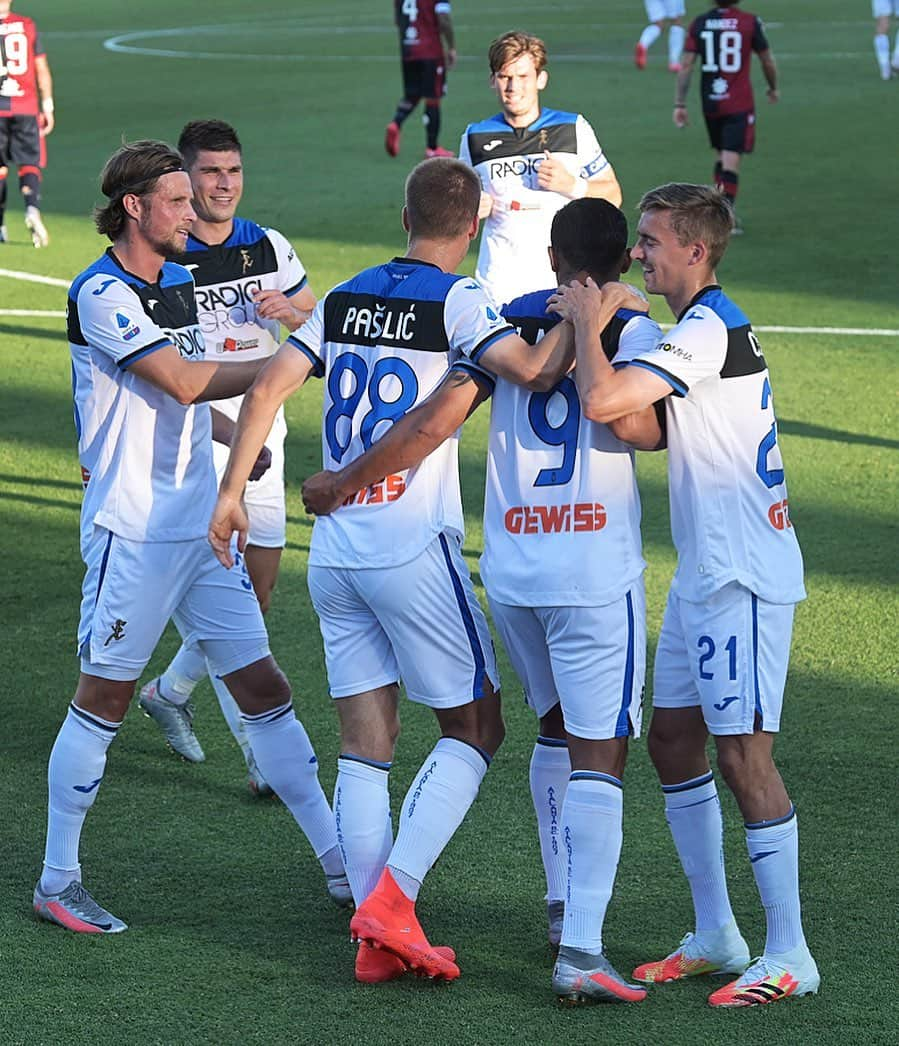 アタランタBCさんのインスタグラム写真 - (アタランタBCInstagram)「OTTO-VITTORIE-CONSECUTIVE 😳 ⠀ EIGHT-WINS-IN-A-ROW 🤭 ⠀ #GoAtalantaGo ⚫️🔵 #Atalanta #BergAMO #ForzaAtalanta #football #CagliariAtalanta」7月6日 6時19分 - atalantabc