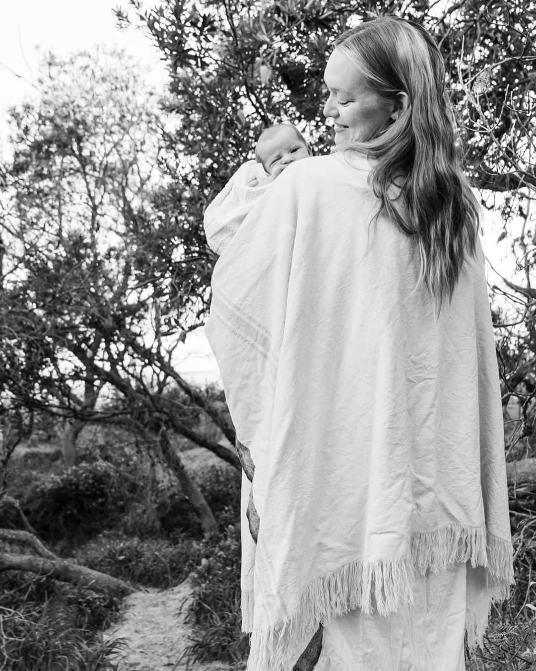 のインスタグラム：「Forest snuggles 🧚🏻」