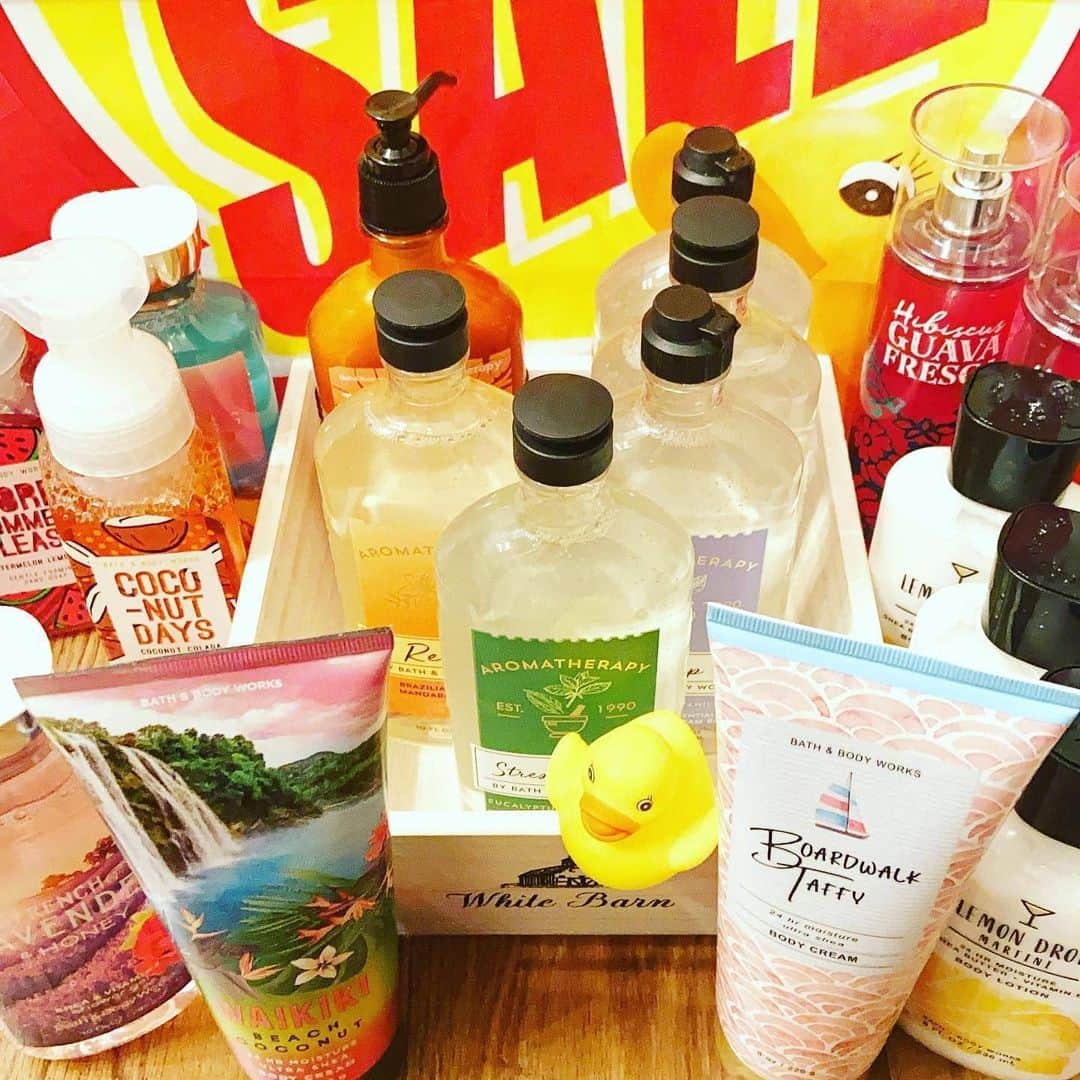 Bath & Body Worksさんのインスタグラム写真 - (Bath & Body WorksInstagram)「We want to know! Tell us your #1 finds during Sale with #WeLoveSale! ❤️ 🛍💛」7月6日 8時09分 - bathandbodyworks