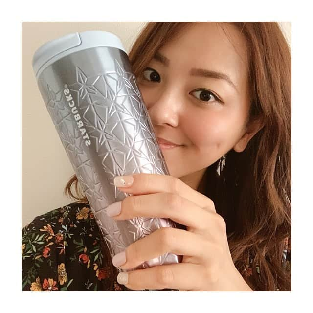 長沢美月さんのインスタグラム写真 - (長沢美月Instagram)「悩んだあげく結局買いました🥰 家でコップ代わりに使ってるんですが、ずっと冷えててくれるからとても良い😆👍 #starbucks #スタバ #スタバ新作 #ユニコーン #ユニコーンカラー #japan #starbuckscoffee #starbucksjapan」7月6日 18時57分 - _mizuki_0212