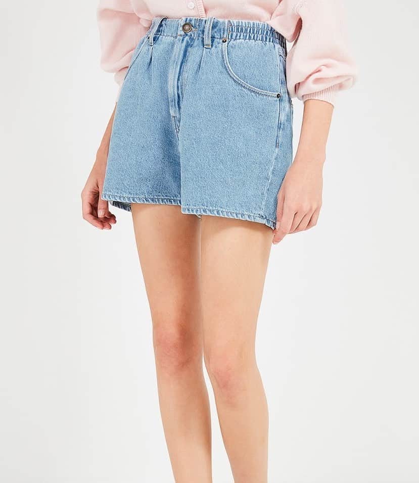 アメリカンビンテージのインスタグラム：「Longer days, short hems. #americanvintage #SS20 #womenswear」