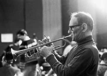 サーシャ・グレイのインスタグラム：「‪RIP The Maestro, Ennio Morricone. He truly helped define the language of cinema. 🌹 ‬」