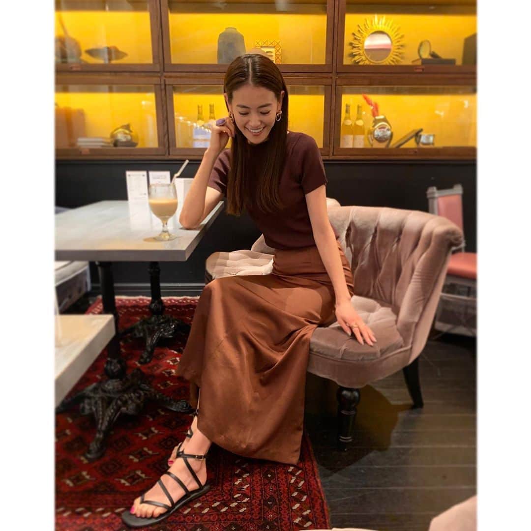 のインスタグラム：「☕️👗 ・ ・ 美優ちゃんがディレクションしてるブランド @miilean_official のスカート♪ とってもシルエットがきれい☺️✨🤍」