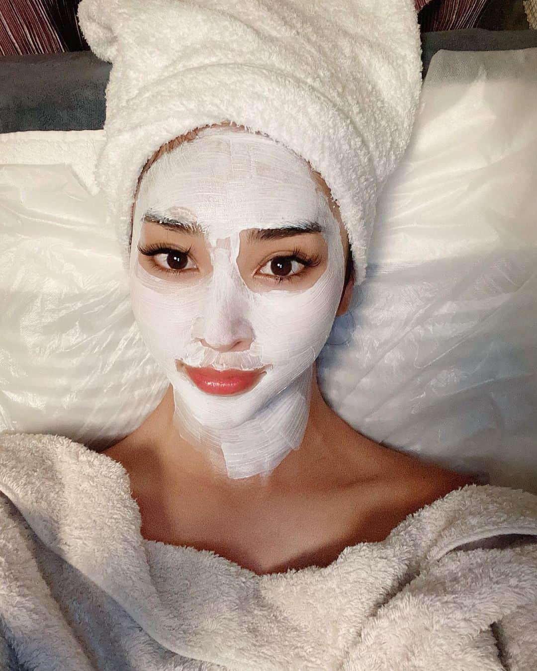 坂本マリアさんのインスタグラム写真 - (坂本マリアInstagram)「栄養を閉じ込めてます🧖🏼‍♀️💜　@blair_salon  #マリア美容 #エステ　#幹細胞エステ　#幹細胞　#クリスティーナ化粧品 #パック　#美容　#美容垢 #美意識　#美肌　#スキンケア　#マツエク#ビューティマスク」7月6日 17時51分 - sakamoto_maria