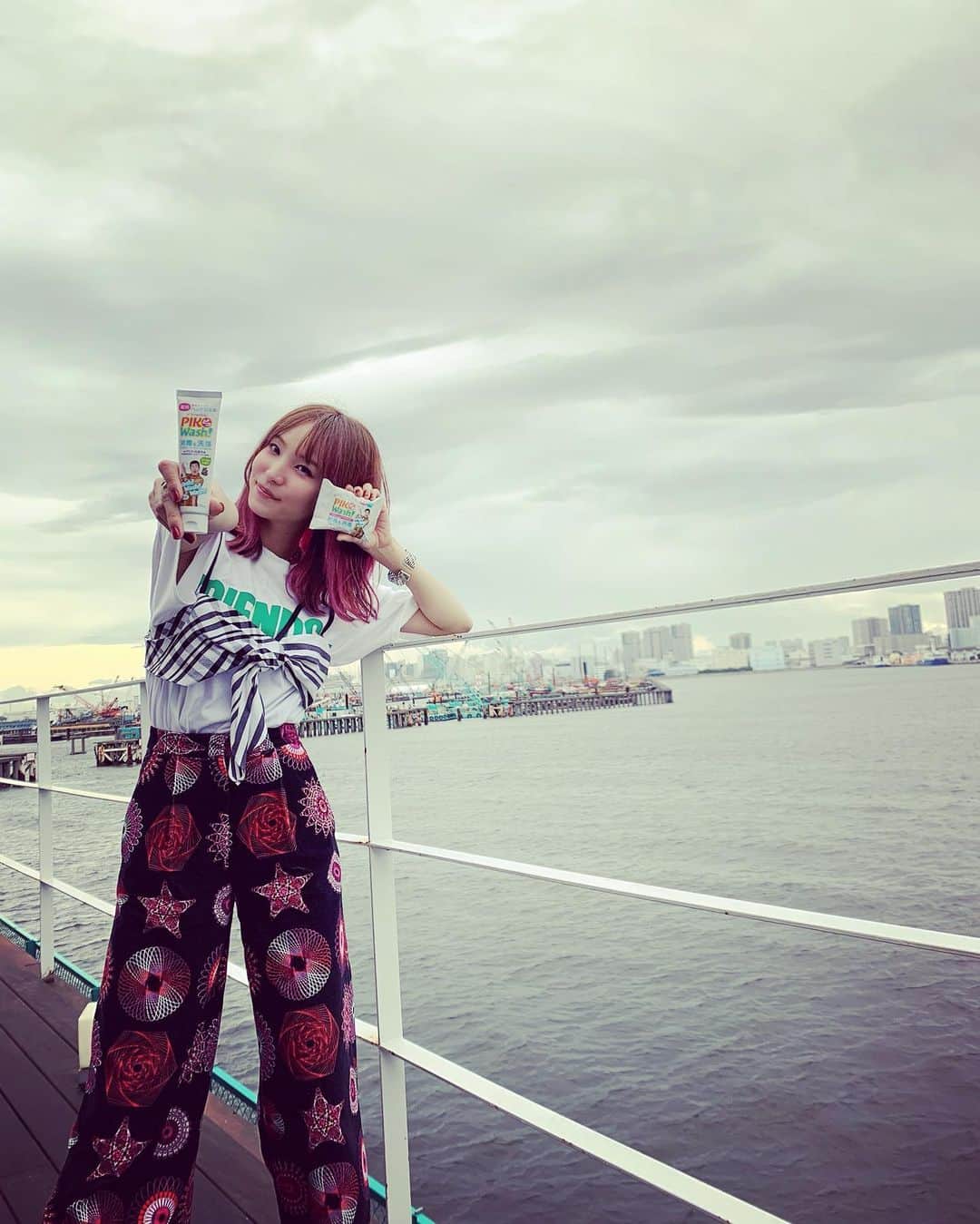 LiSAさんのインスタグラム写真 - (LiSAInstagram)「PIKO Wash!🙌東京は雨が止んで曇りです☁︎☔︎ #風強い #PIKOWash @kosakadaimaou  #くばちゃまコーデ」7月6日 17時52分 - xlisa_olivex