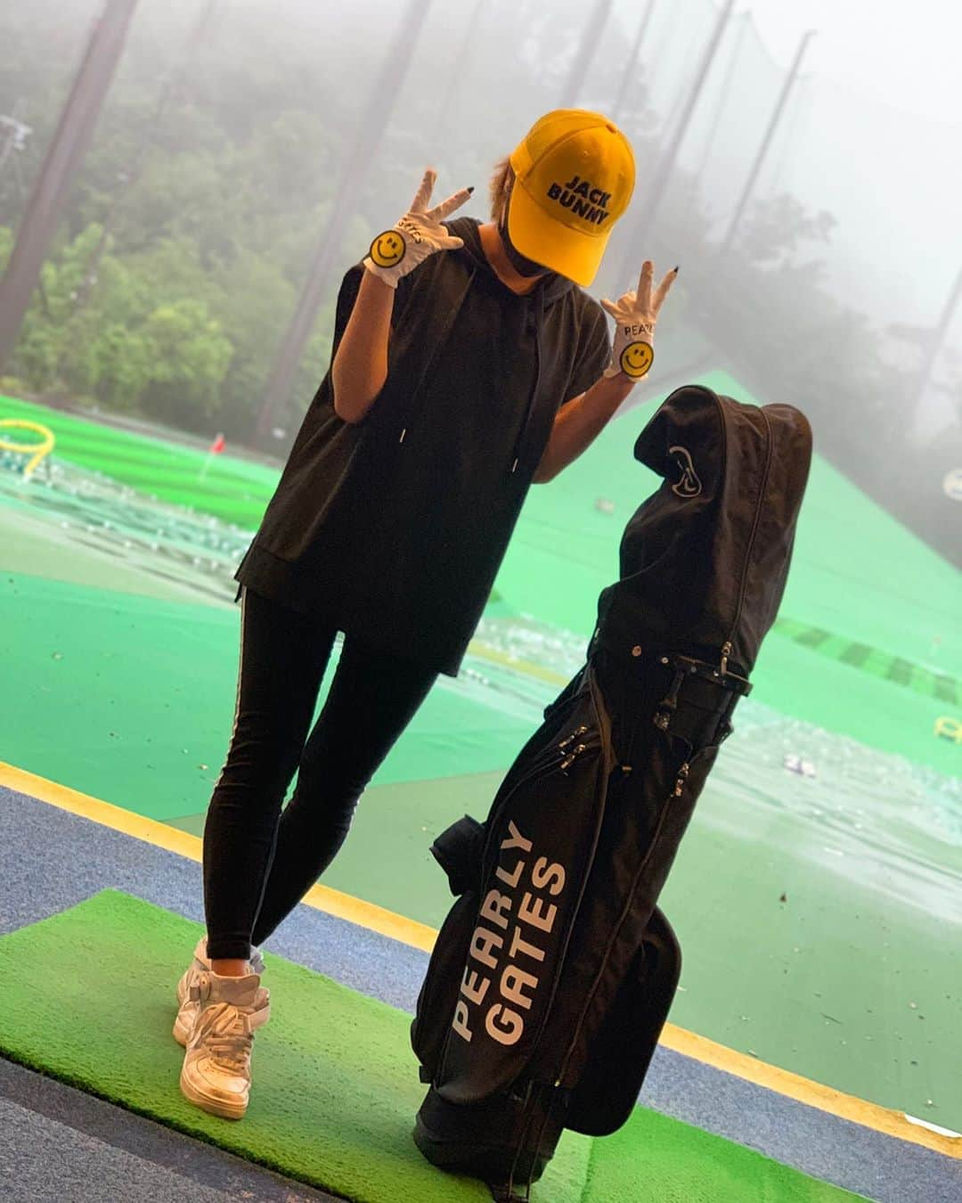 MII MAMAさんのインスタグラム写真 - (MII MAMAInstagram)「. . . #キャディーバック 買ったよ⛳️ #形から入るタイプ (笑) . 大きい買い物したからこれから更に気合入れるぞ💪🏾 #モチベーション大事 ☝🏽♥️ まだまだ下手っぴやけどちょっとづつ成長中🏌️‍♀️ もっともっと打たねば‼️ ------------------------------------------ 🔎White Style mi mama 良かったらチャンネル登録お願いします🙇🏽‍♀️ #YouTube#ユーチューバー#主婦ユーチューバー#MIIMAMA##チャンネル登録お願いします#2児ママ#年子ママ#ホワイトインテリア#モノトーンインテリア#シンプルな暮らし#収納#ホワイト収納#LINELIVE#ラインライブ#専属ライバー#主婦ライバー#ゴルフ#ゴルフ女子#主婦ゴルフ#ママゴルフ#pearlygates#ジャックバニー」7月6日 17時52分 - miimamachannel