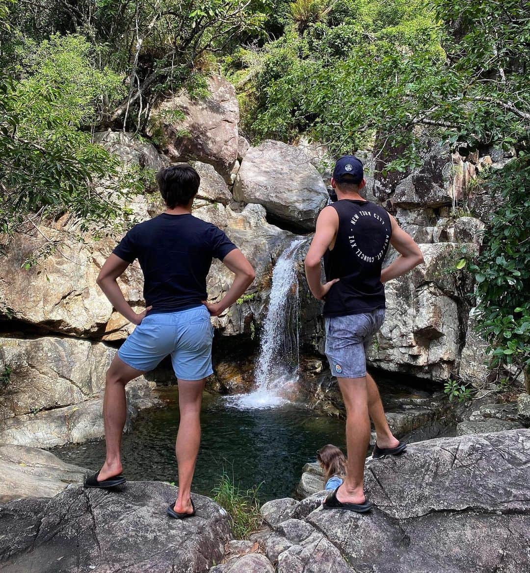 ジェイク・ドランのインスタグラム：「Admiring a job well done @nature 💧」