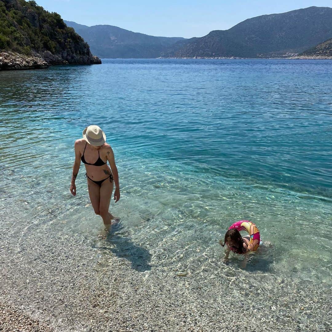 バハル・トクソイのインスタグラム：「🧜🏻‍♀️」