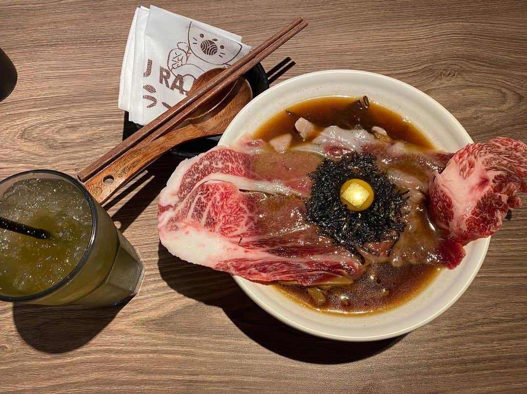 ラチャノック・インタノンのインスタグラム：「A5 🤩」