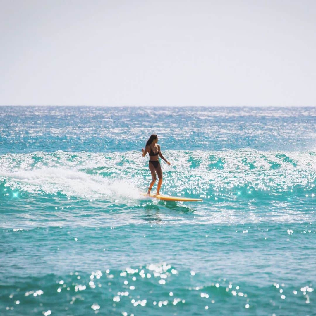 Tamikoのインスタグラム：「しあわせ 🦋 just happy to be here. thank you @ksurfpics for the photo!」