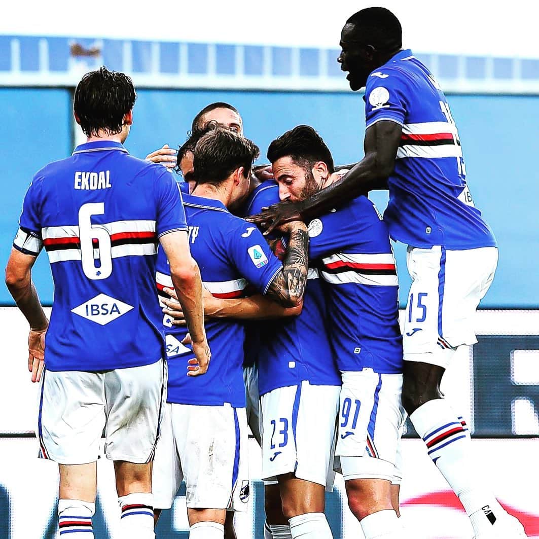 アンドレア・ベルトラッチのインスタグラム：「Piccoli passi. Grandi abbracci. Il mix è quello giusto. Avanti così @sampdoria. 🔵⚪🔴⚫⚪🔵」