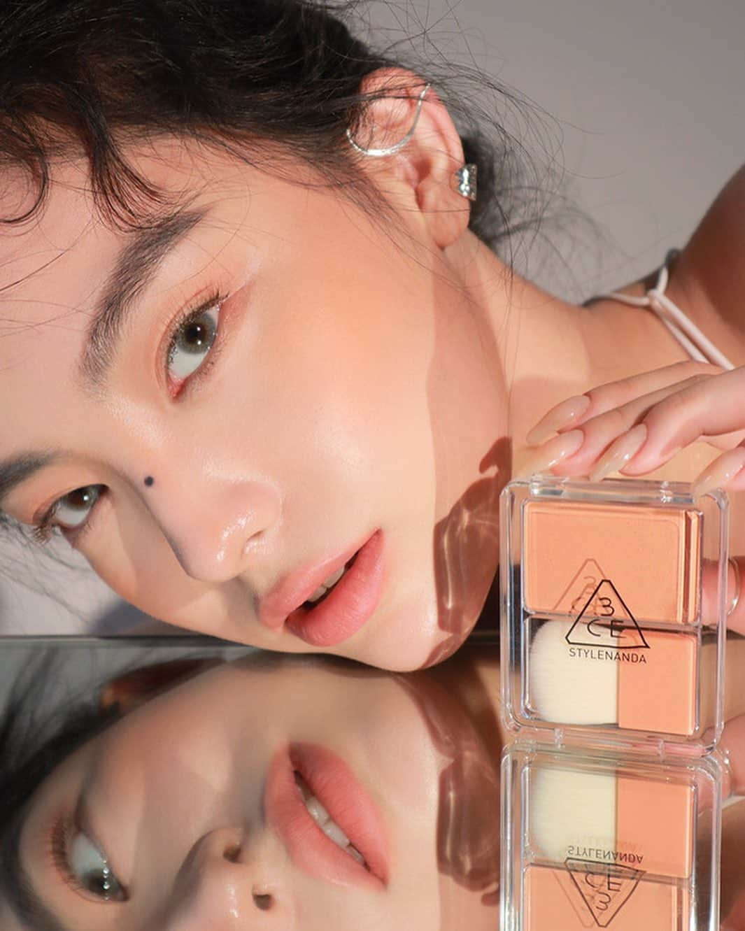 3CE Official Instagramさんのインスタグラム写真 - (3CE Official InstagramInstagram)「3CE CLEAR LAYER EDITION 3CE BLUSH BLUSHER #LITTLE_MORE 생기 가득 복숭아 빛 브라이트닝🍑 - More & more, cute peach cheek🍑 #3CE #3CECLEARLAYER #3CLEARLAYEREDITION #3CEBLUSHBLUSHER」7月6日 18時54分 - 3ce_official