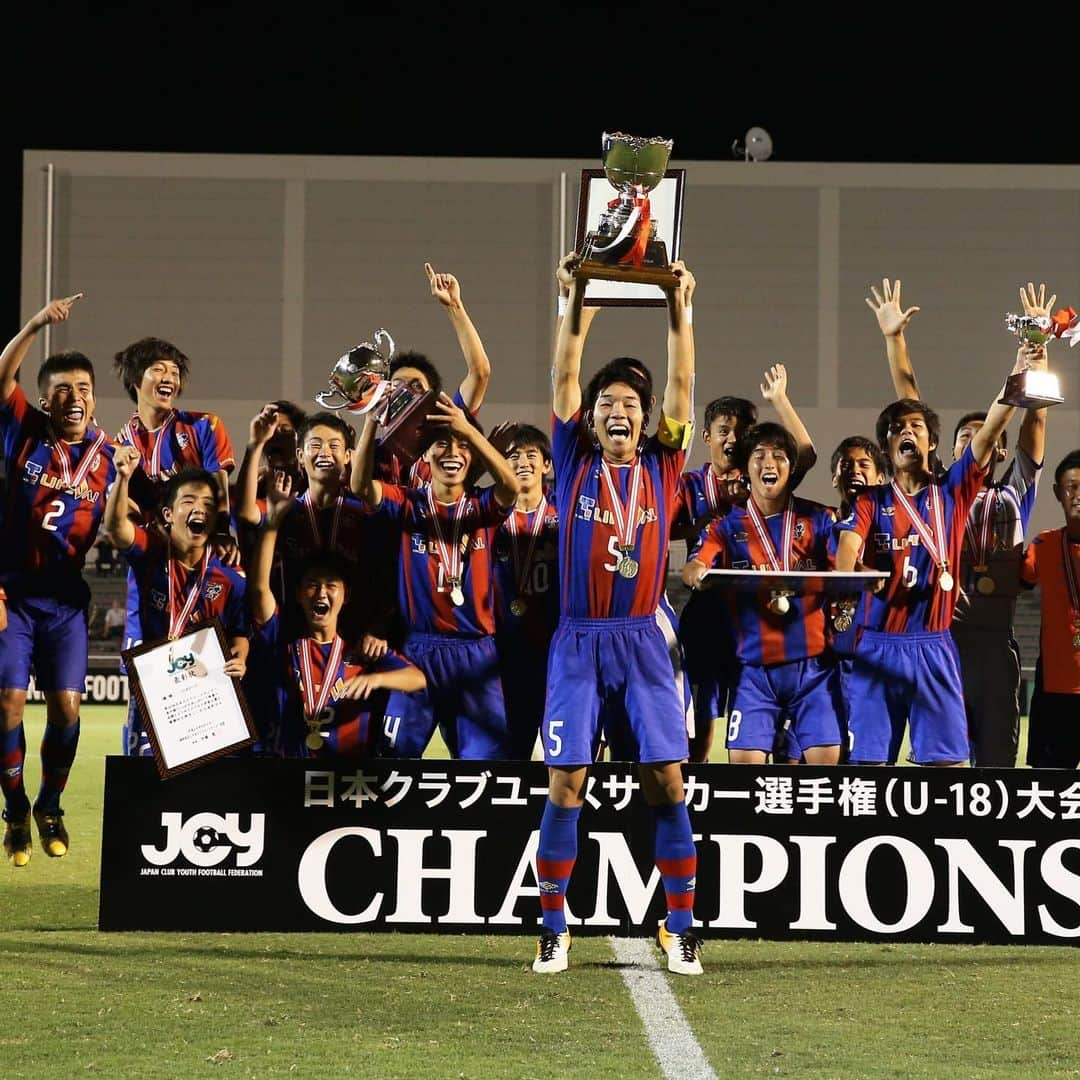 FC東京オフィシャルグッズさんのインスタグラム写真 - (FC東京オフィシャルグッズInstagram)「🔵🔴 FC東京サッカースクール アドバンスクラス 深川コース、にも在籍し、U-15深川，U-18のアカデミー出身で、現在明治大学在学中の #蓮川壮大 選手の来季新加入が内定いたしました!!!!👏👏 . 蓮川選手、おかえりなさい!!😆🙌🙌 🔵WELCOME BACK to F.C.TOKYO!!🔴 @fctokyoofficial  #FC東京 #fctokyo #tokyo」7月6日 10時14分 - fctokyoofficial