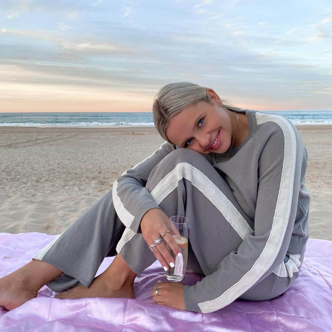 アリ・シンプソンさんのインスタグラム写真 - (アリ・シンプソンInstagram)「the best things in life are ...