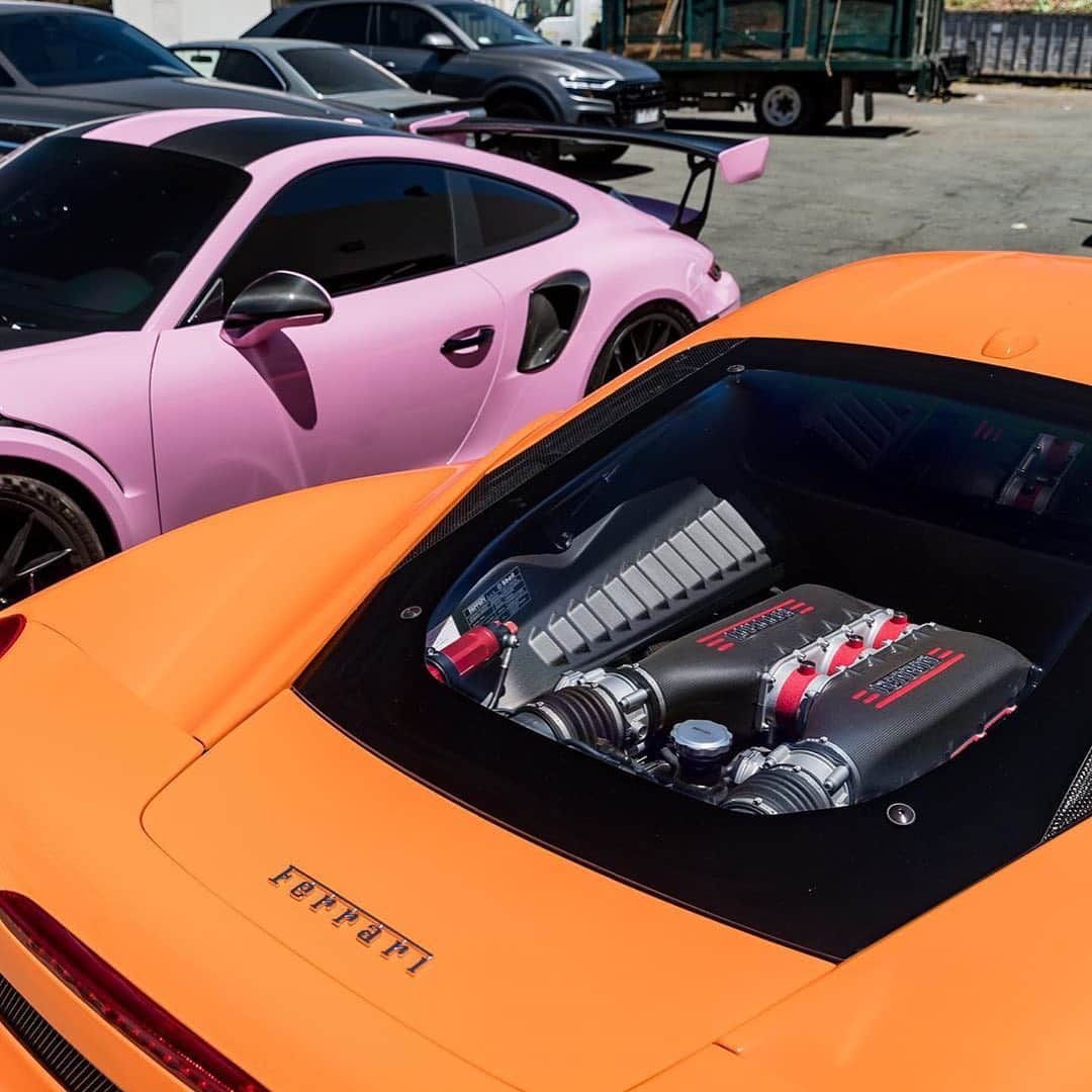 CarsWithoutLimitsさんのインスタグラム写真 - (CarsWithoutLimitsInstagram)「458 Speciale or GT2RS ?? Photo @boden_autohaus  #carswithoutlimits #458speciale #gt2rs」7月6日 11時49分 - carswithoutlimits