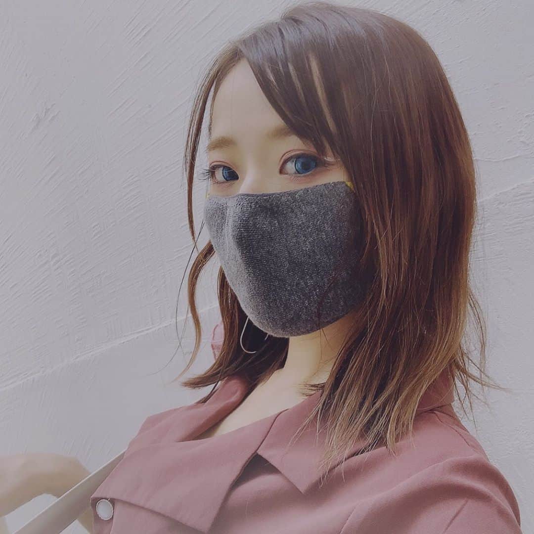 のインスタグラム：「♡ #グラドリ のビジュアル撮影してきましたー！なんかとてもファンタジーでした(◜௰◝)🌈✨  解禁楽しみにしててね♪  今回の役名は「リオン」なのですが、リオンと言ったらテイルズオブディスティニーのリオン・マグナスだよねーー😍♡うれしー笑  #井坂仁美 #hitomiisaka #仮面ライダーGIRLS #kamenridergirls #KRGS #kamenrider #仮面ライダー」