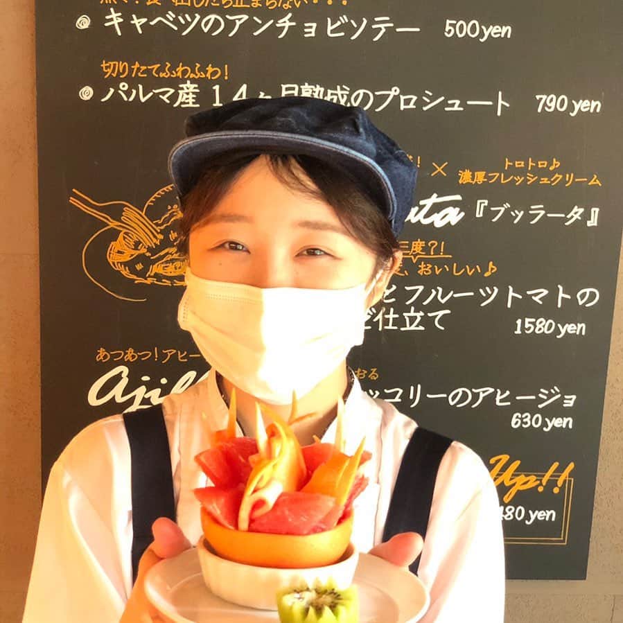 T.G.HEARTH TGハースのインスタグラム：「こんにちはTGハースです。﻿ 今日はデザートの日🍮﻿ キャラメルブランマンジェです♪♪♪﻿ 先着30名様限定なのでお早めに〜😋﻿ ﻿ 写真のフルーツはお誕生日のデザートプレート用です💕﻿ ﻿ お電話お待ちしています。﻿ ☎️03-6416-9445﻿ ﻿ ﻿ 皆様に安心してご来店頂けるように、換気、アルコール消毒等の感染症予防対策をとらせて頂き、お客様とスタッフの健康に細心の注意を払い営業させていただきます。﻿ 何卒、ご理解、ご協力の程お願い致します。﻿ ﻿ ﻿ 【恵比寿エリア営業内容】﻿ ﻿ 《ハース恵比寿店🧀》﻿ ﻿ [月～金]﻿ Lunch ・お弁当　11：30～15：00 （LO 14：00）﻿ Dinner　　　　　18:00～23：30 （LO 22：30）﻿ ※金曜日は17:00オープンになります。﻿ ﻿ [土・日・祝]﻿ ﾌﾙｵｰﾌﾟﾝ  11：30（ﾗﾝﾁﾒﾆｭｰLO 15:00）﻿ 　　　　　~23：30 （LO 22：30）﻿ ﻿ 《T.G.ハース》﻿ ﻿ [月～金]﻿ Lunch 　11：30～15：00 （LO 14：00）﻿ Dinner　18:00～23：30 （LO 22：30）﻿ ※金曜日は17:00オープンです﻿ ﻿ [土・日・祝]﻿ Lunch 　11：30～15：30 （LO 14：30）﻿ Dinner　17：00～23：30 （LO 22：30）﻿ ※日曜・月曜・連休最終日は23:00閉店になります。﻿ ﻿ ◆モバイルオーダーも出来るようになりました✨﻿ プロフィールからHPをアクセスしてください♪﻿ モバイルオーダー﻿ https://tgh.for.dinii.jp/﻿ ﻿ ◆Uber eats・menu・出前館によるデリバリー﻿ 11:30〜21:00﻿ ﻿ ◆LINE@登録お願いします♪﻿ https://lin.ee/g0H4jc6﻿ ﻿ ﻿ 皆さまの笑顔に会えますように！💕💕💕﻿ ﻿ #TGハース#代官山ディナー#代官山ランチ#恵比寿グルメ#恵比寿ビストロ#恵比寿ディナー#代官山グルメ #ハース #代官山テイクアウト#恵比寿ランチ#プリン#チーズ#ロティサリーチキン#テイクアウトしよう#menu#恵比寿ワイン#テイクアウト#渋谷ディナー#恵比寿チーズ#tghearth#渋谷区グルメ#渋谷ランチ#恵比寿チーズ#カフェ#チーズケーキ#渋谷テイクアウト#恵比寿新聞#恵比寿ビール#チーズフォンデュ#恵比寿テイクアウト」