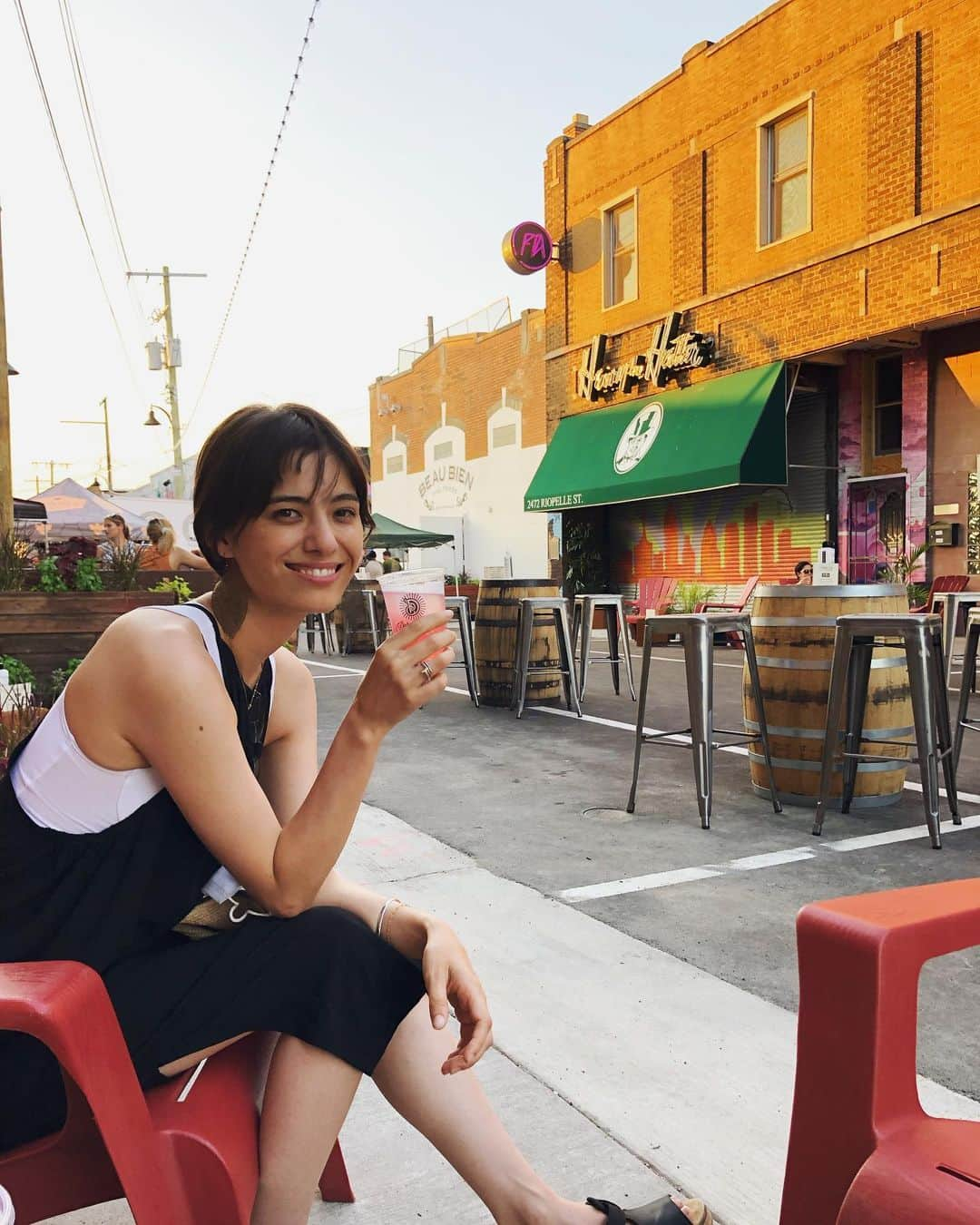 サンドバーグ直美のインスタグラム：「Summer vibes in Detroit 🌟 #detroitcitydistillery #easternmarket」