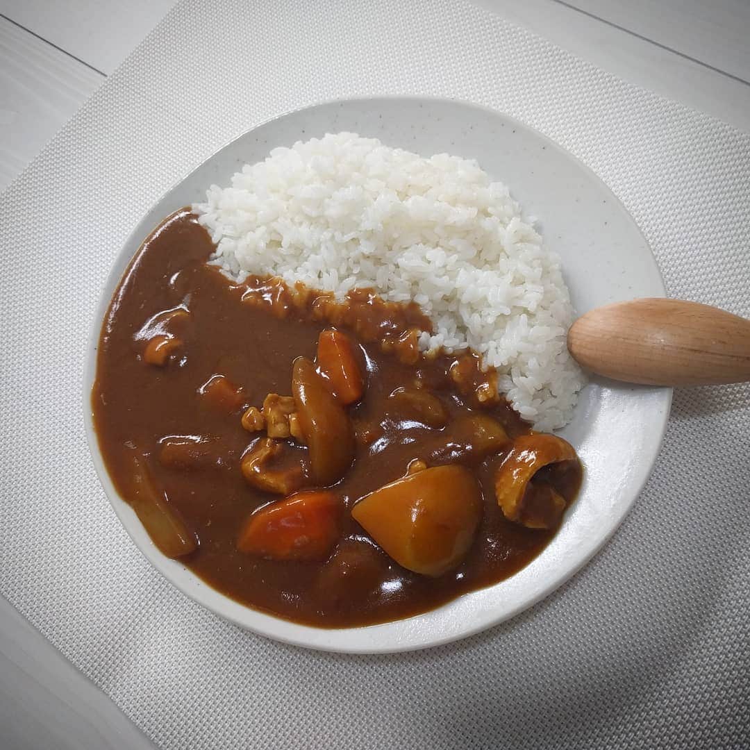 越中睦士さんのインスタグラム写真 - (越中睦士Instagram)「新居自炊 初の料理は カレー🍛  #curry　#カレー」7月6日 12時46分 - makotokoshinaka