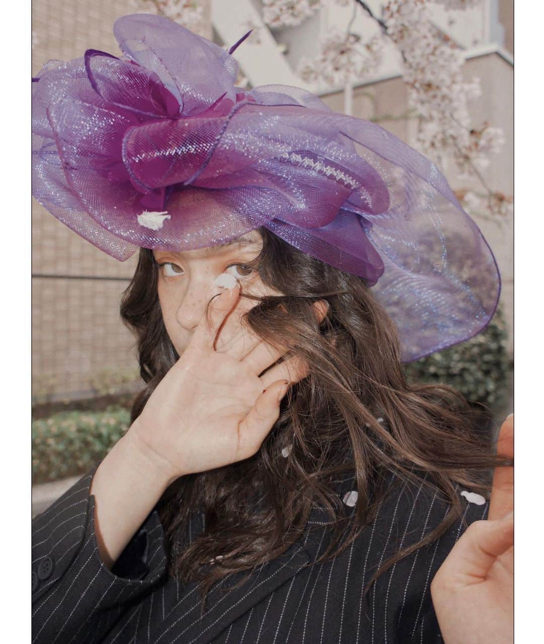 エモン・久瑠美のインスタグラム：「@lula_japan #lulajapan #outtake 🌸」