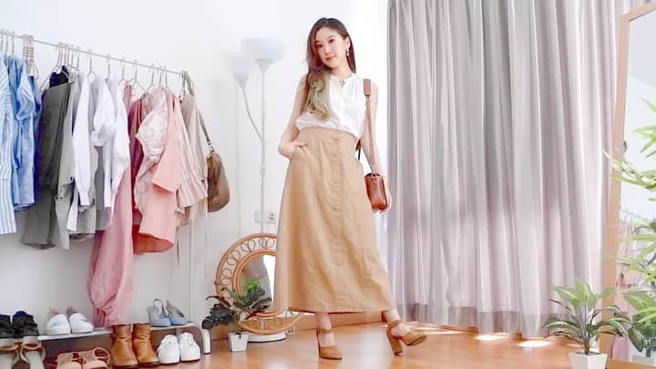 ジェシカ・ヤマダのインスタグラム：「10 work outfit ideas with @elleyamada 👭💖 From Monday Blues, to Naked Thursday, to Fri-YAY! 🥳 Watch full video on youtube.com/ellejess ✨ (link on bio) . . #elleandjess #jesswears @pointoneid」
