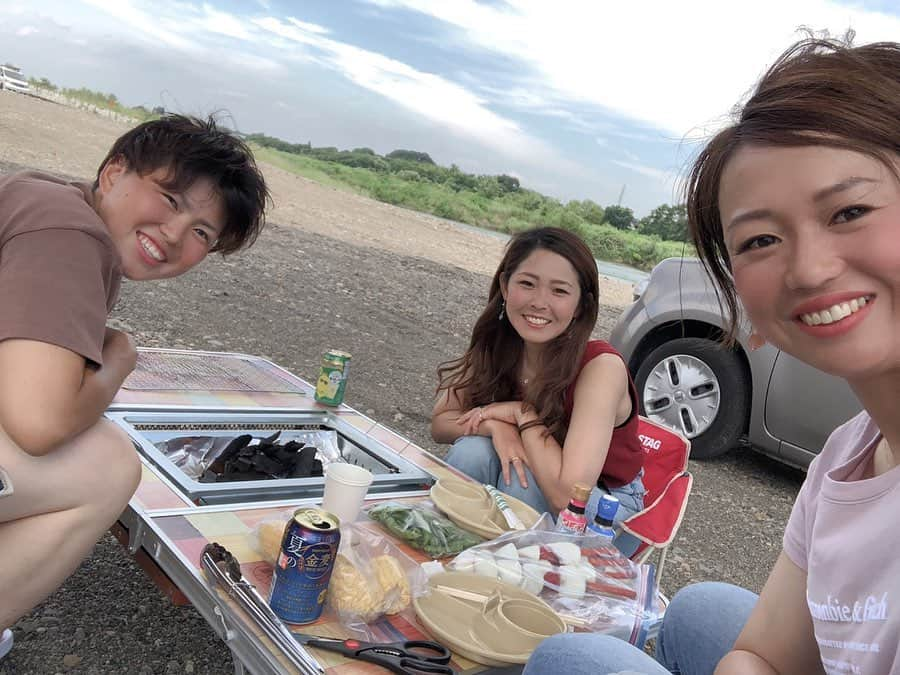 磯崎由加里さんのインスタグラム写真 - (磯崎由加里Instagram)「オフショット〜😋 BBQ🍖 . . またやりたいな〜 . #川端友紀 #楢岡美和 #BBQ #最高な休日」7月6日 13時30分 - isozaki.11