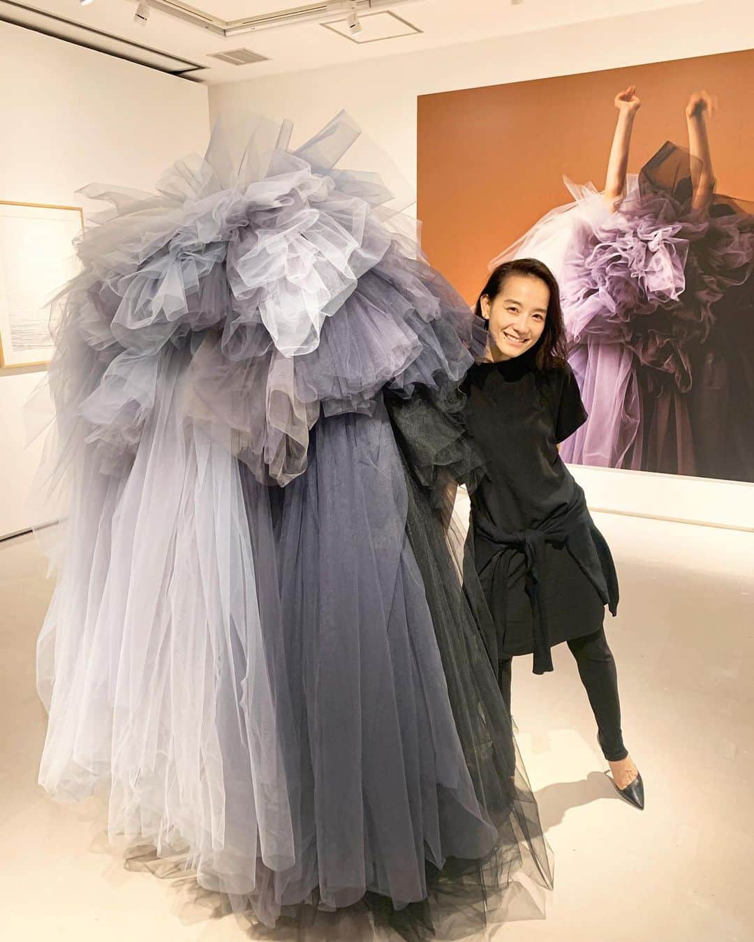 リサ のインスタグラム：「笑顔もすてきなしゃちょー♡いつも応援してます😆  篠原ともえ「SHIKAKU展」 シカクい生地と絵から生まれた服たち 2020年7月1日（水）- 7月20日（月） 11:00 〜 20:00 渋谷ヒカリエ8階　CUBE  https://www.hikarie8.com/cube/2020/06/shikaku.shtml」