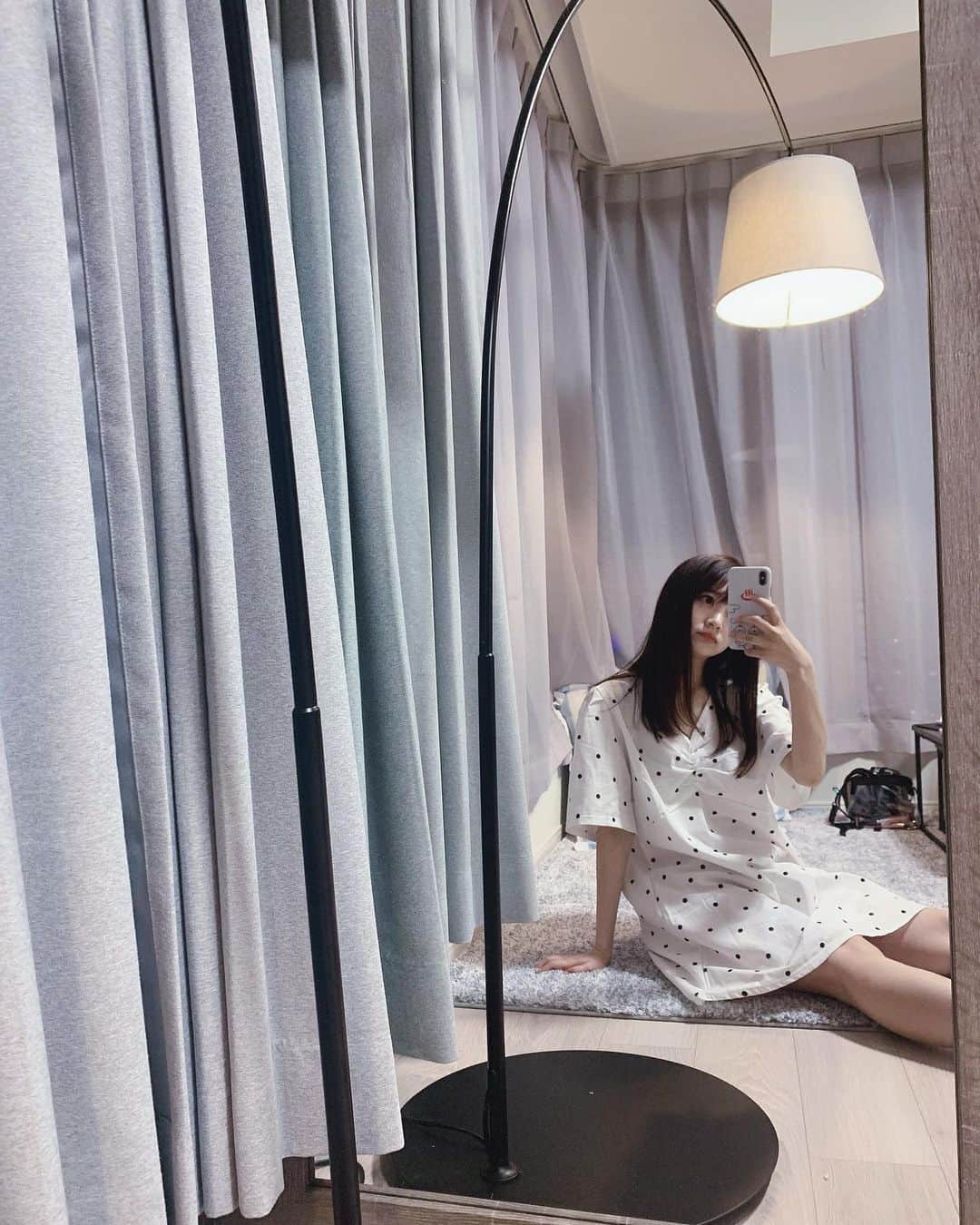 浜田翔子さんのインスタグラム写真 - (浜田翔子Instagram)「今日こそは動画しょこちゃんねるの方あげる予定。 引っ越してこんな大変だったけてくらい片付かない🤣  この着てるお洋服はタグ付けしてます🏷🥰」7月6日 13時58分 - shoko_hamada
