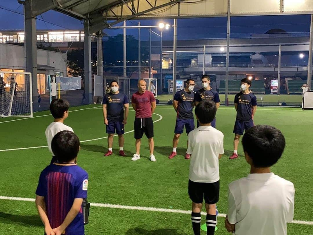 アンドレス・イニエスタさんのインスタグラム写真 - (アンドレス・イニエスタInstagram)「Día de pruebas en nuestra academia 😄☺️🤩 #aprendiendo #futbol #iniestaMethodology @iniestamethodology   イニスタメソドロジーのセレクション会を実施しました。」7月6日 14時00分 - andresiniesta8