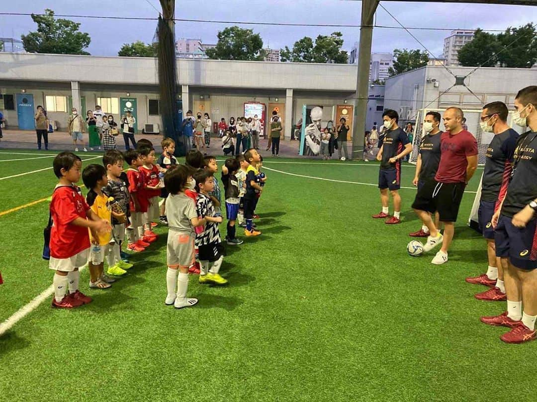 アンドレス・イニエスタさんのインスタグラム写真 - (アンドレス・イニエスタInstagram)「Día de pruebas en nuestra academia 😄☺️🤩 #aprendiendo #futbol #iniestaMethodology @iniestamethodology   イニスタメソドロジーのセレクション会を実施しました。」7月6日 14時00分 - andresiniesta8