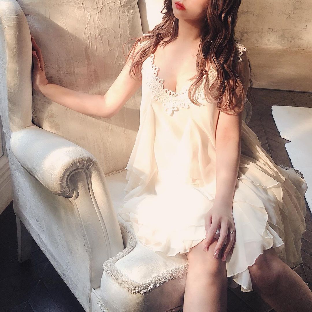 桜井莉菜さんのインスタグラム写真 - (桜井莉菜Instagram)「大大大人気の妖精みたいな ワンピース🧚‍♀✨  #riinacouture#リーナクチュール#ワンピース#シフォンワンピース#デートコーデ」7月6日 14時13分 - rina__sakurai