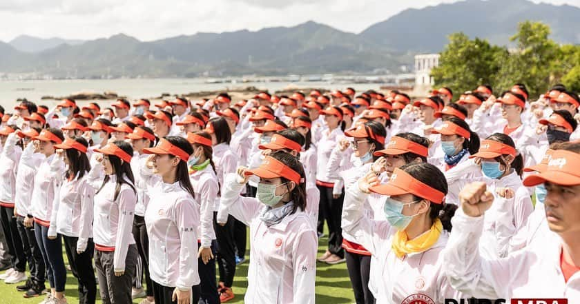 リン・グイさんのインスタグラム写真 - (リン・グイInstagram)「Cerimônia da abertura de Universidade de Pequim! 2020 PHBS MBA!  Novo desafio com os melhores profissionais da área. Vamos lutar!   #desafio #mestrado #pekinguniversity」7月6日 15時00分 - lin_gui