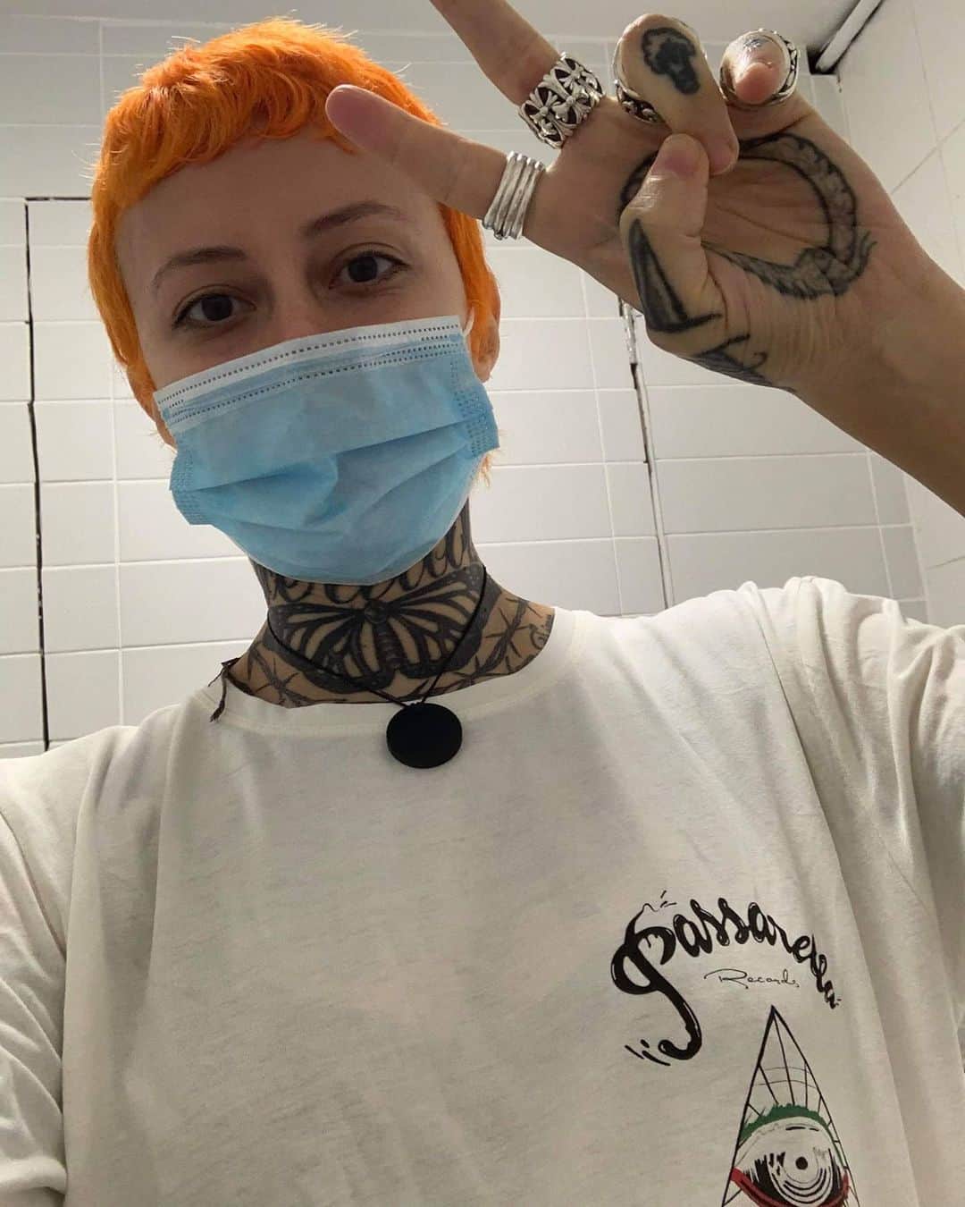 のインスタグラム：「'We're not out of the woods yet, stay safe out there!' Sam wearing the promo t-shirt for the Danny Passarella & @samantha.togni 'Rome / Milan' release, out now on Passarella Records, link in the bio. X . ___________________________________ . Returning to Passarella Records, Danny Passarella partners up with Italian DJ and producer Samantha Togni for two ethereal tracks inspired by the Eternal and Ambrosian cities, 'Rome / Milan'. . Building in suspense from the off, 'Rome' unfolds with soaring pads and emotive chords whilst precision kicks pulse like a heartbeat. Meanwhile, 'Milan' generates an uplifting atmosphere with its sultry bassline, chilling vocals and echoing effects. . Since its launch in 2015, Passarella Records has been a staple of quality. Founded by Danny Passarella, the label has primarily been a platform for his own releases with remixes from the likes of Violet, Norman Nodge, Photonz and more. During this time Passarella has also partnered up with some of electronic music's respected producers, including Perc, D'Marc Cantu and Oliver Ho. . #rome #milan #italy #london #electronicmusic #electronica #travel #photography #technomusic #techno #soundscape #bandcamp #itunes #spotify #staysafe」