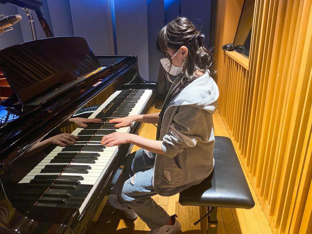 有安杏果さんのインスタグラム写真 - (有安杏果Instagram)「♪﻿ ﻿ 7月6日﻿ ﻿ #ピアノの日」7月6日 15時40分 - ariyasu_momoka_official