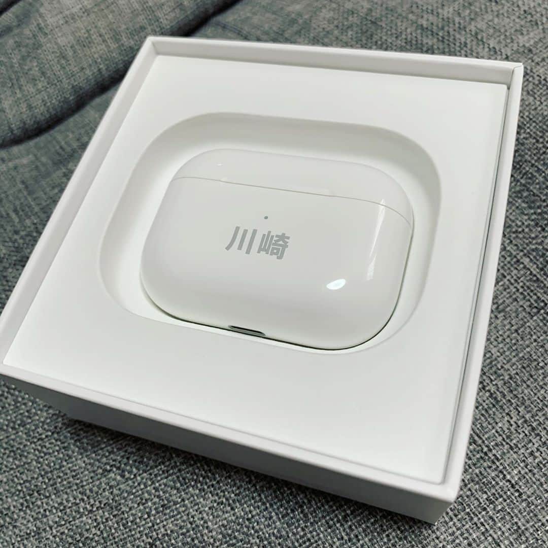 川崎鷹也のインスタグラム：「あ、どうも。川崎です。 #airpodspro #川崎」