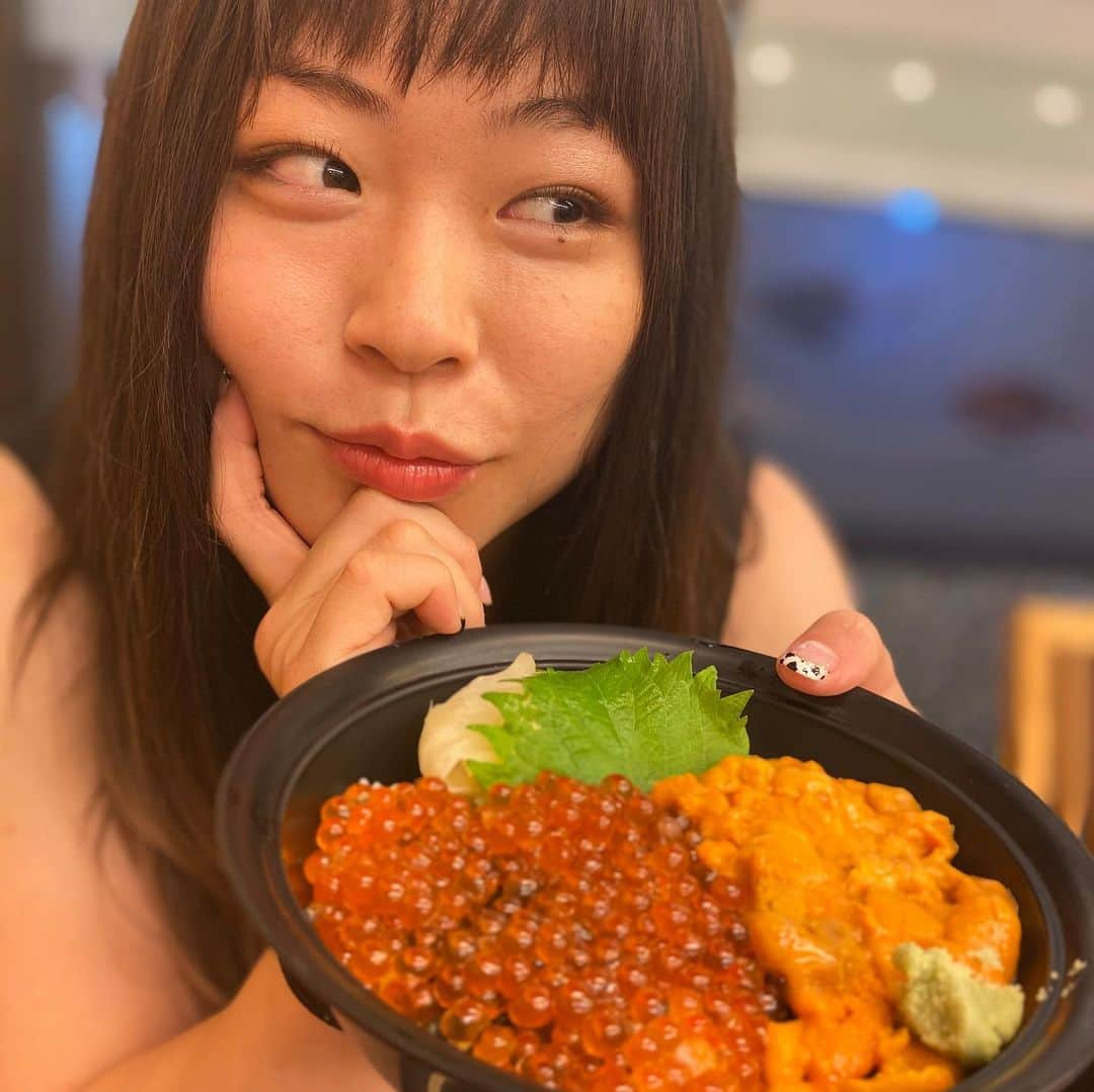 植草歩さんのインスタグラム写真 - (植草歩Instagram)「大好き海鮮丼❤️❤️❤️ すしざんまいで 3000円が1500円だった🥺🍣💕  #すしざんまい #海鮮丼」7月6日 16時31分 - ayayumin0725