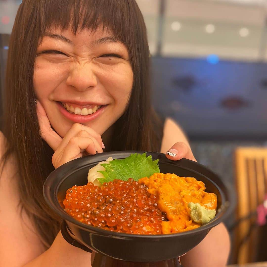 植草歩さんのインスタグラム写真 - (植草歩Instagram)「大好き海鮮丼❤️❤️❤️ すしざんまいで 3000円が1500円だった🥺🍣💕  #すしざんまい #海鮮丼」7月6日 16時31分 - ayayumin0725