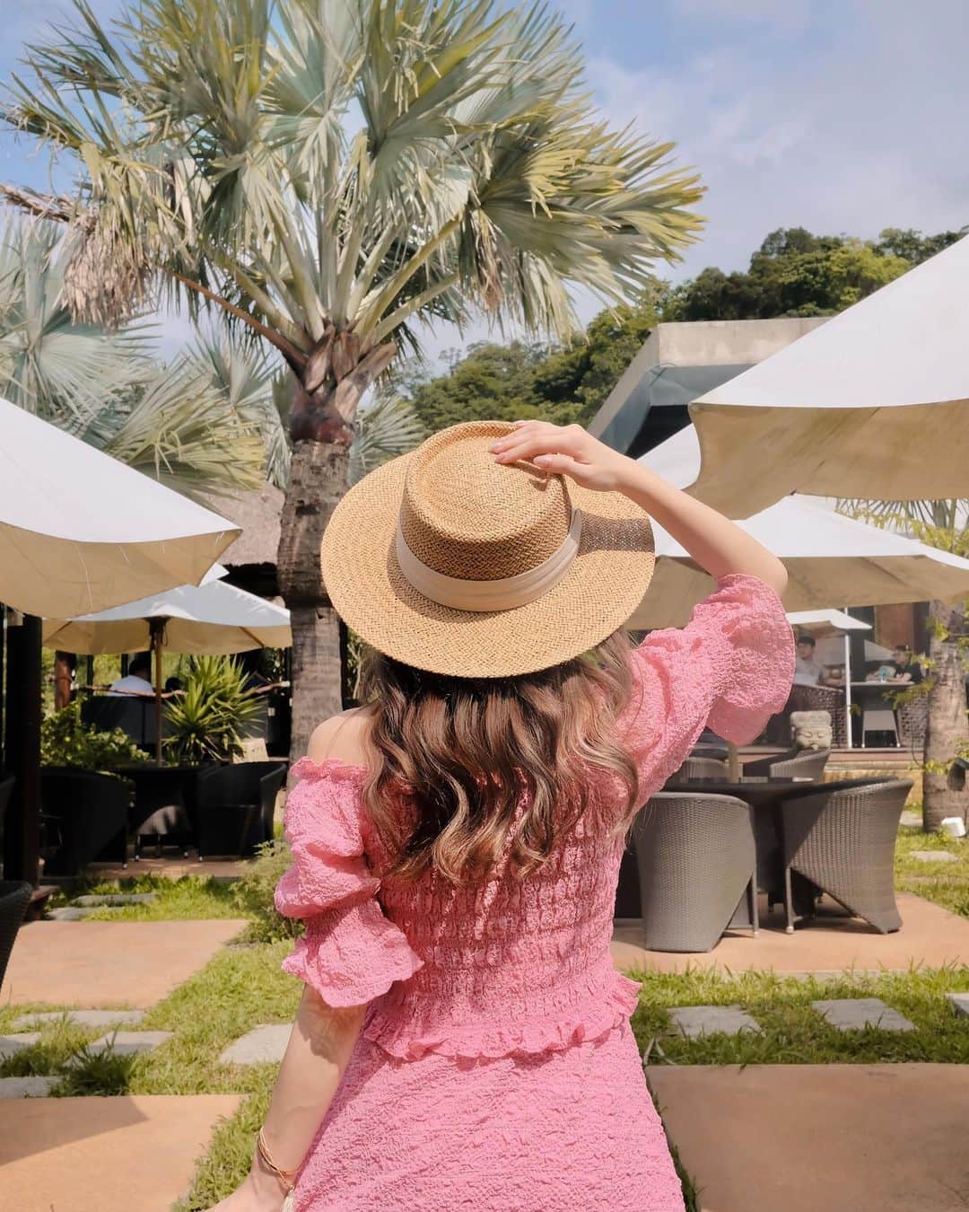 紀卜心さんのインスタグラム写真 - (紀卜心Instagram)「海邊跟森林 你比較喜歡？﻿ ﻿ ﻿#outfits 帽裙 @fuora.co」7月6日 17時03分 - eatzzz7