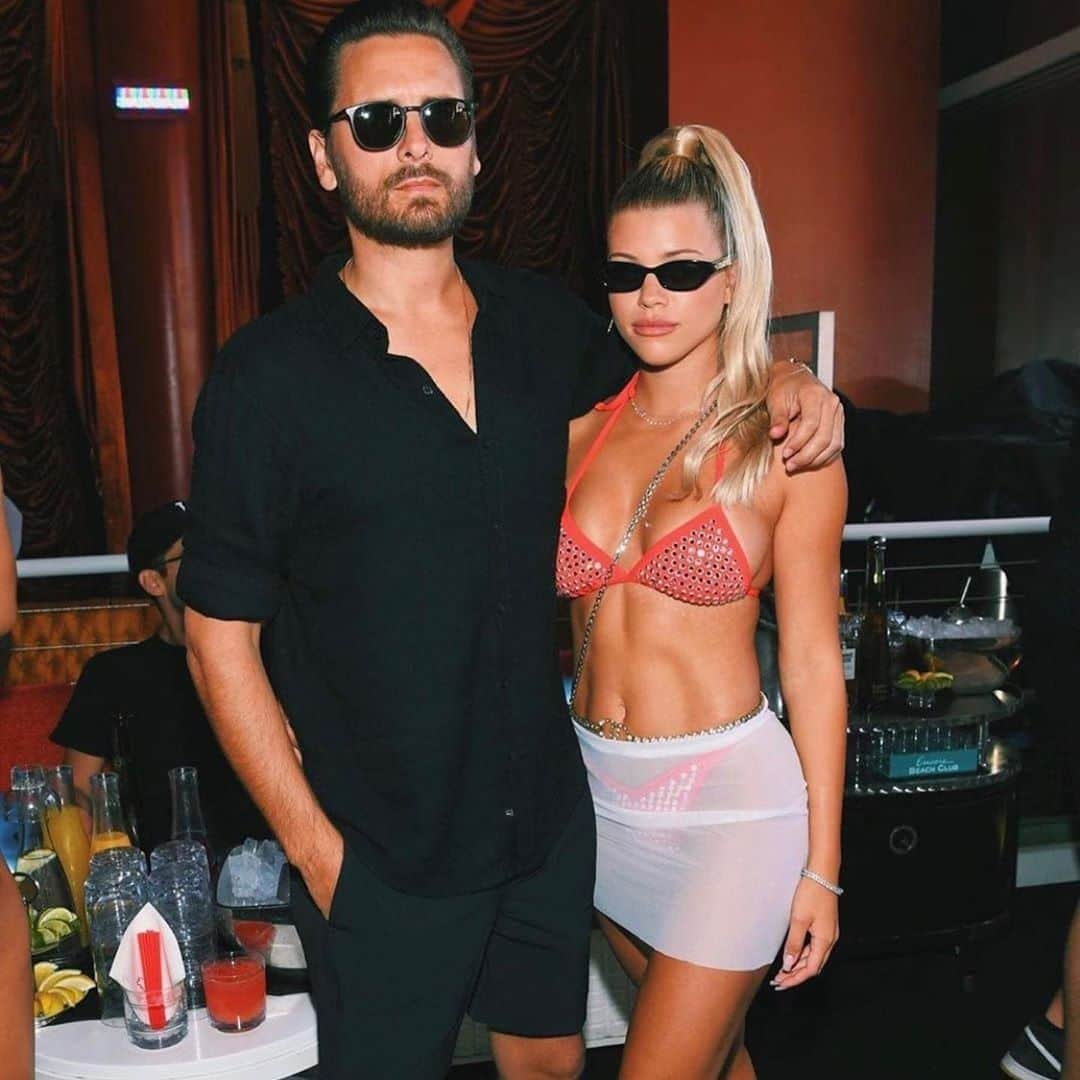 E! Onlineさんのインスタグラム写真 - (E! OnlineInstagram)「For the first time since they split, Scott Disick and Sofia Richie were spotted spending the 4th of July together. Head to the link in our bio for their first pic together in months. (📷: Instagram)」7月7日 3時00分 - enews