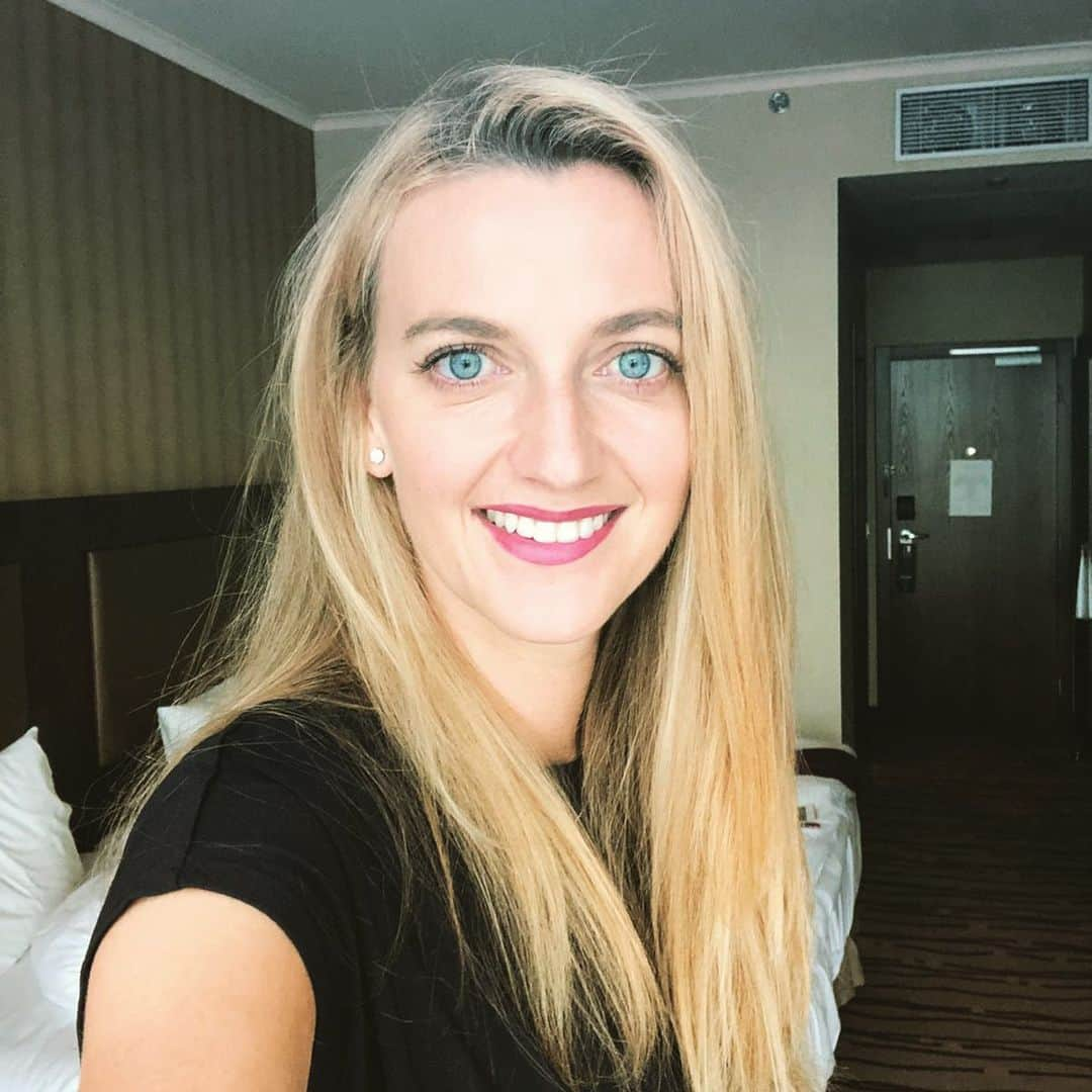 PetraKvitovaさんのインスタグラム写真 - (PetraKvitovaInstagram)「Monday mood. Starting off the week with a smile 😀」7月7日 3時16分 - petra.kvitova