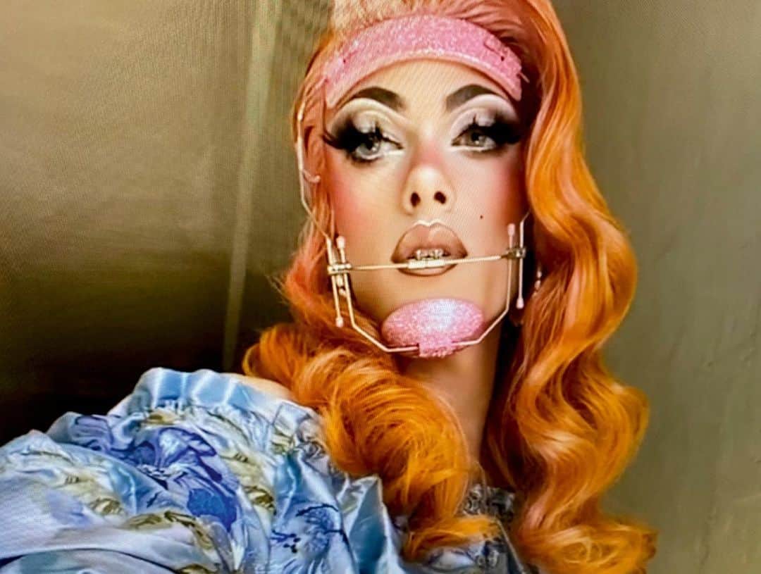 i-Dさんのインスタグラム写真 - (i-DInstagram)「How would you sum up Gigi Goode in three words?⁣ ⁣ ⁣"Goode morning campers!" – @thegigigoode⁣ ⁣ For our summer issue, the breakout star of Ru Paul's Drag Race season 12 spoke to i-D from lockdown about the show being interrupted by the pandemic, coming out as non-binary and making their mum a star. 🌟⁣ ⁣ Read via link in bio.⁣ ⁣ [The Faith In Chaos Issue, no. 360, Summer 2020.]⁣ .⁣ .⁣ .⁣ Text @rosielanners⁣ Photography @amytroostphotography⁣ Casting @samuel_ellis #GigiGoode #RuPaulsDragRace」7月7日 3時18分 - i_d