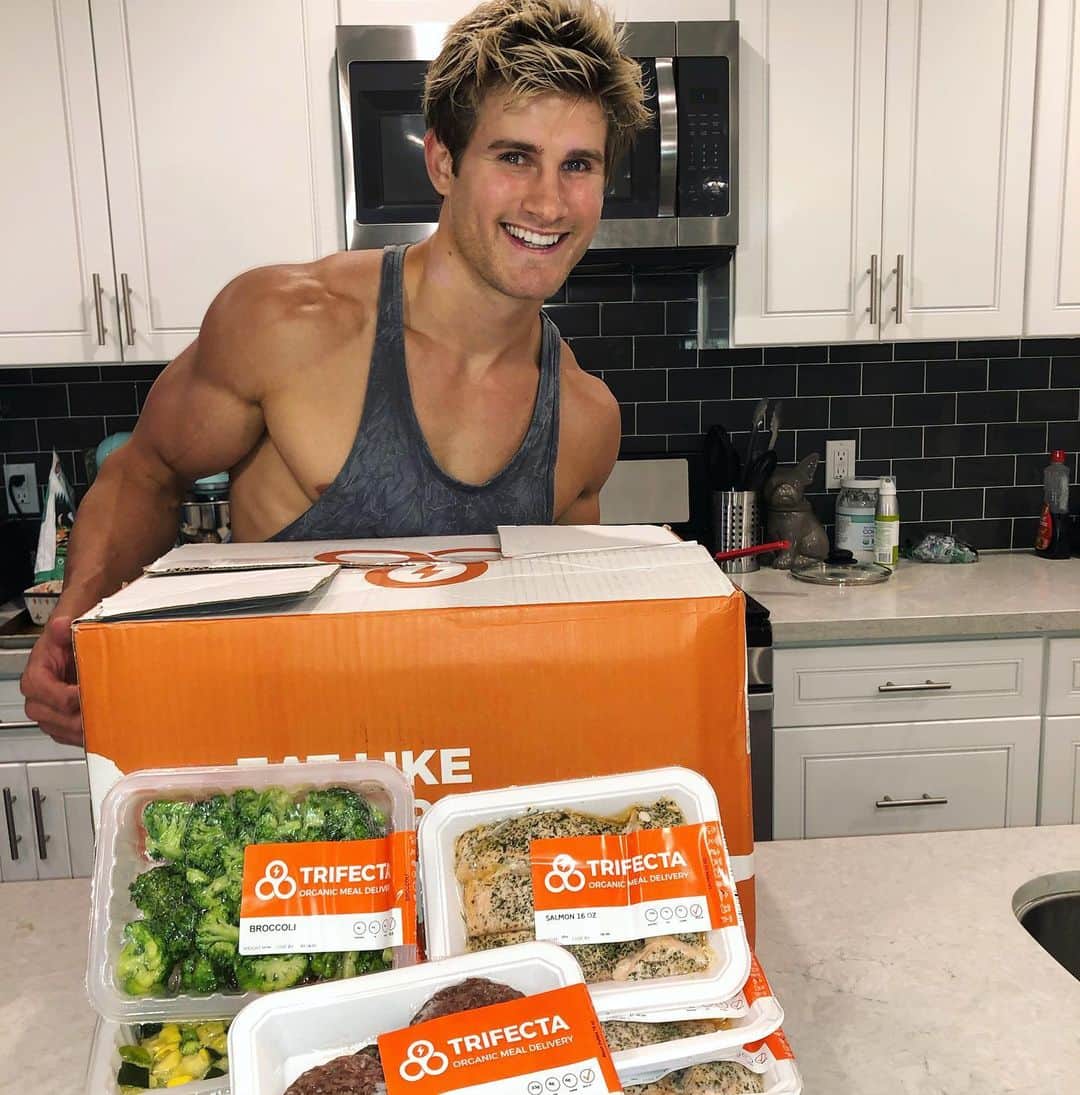 セージ・ノースカットのインスタグラム：「Keeping my diet clean」