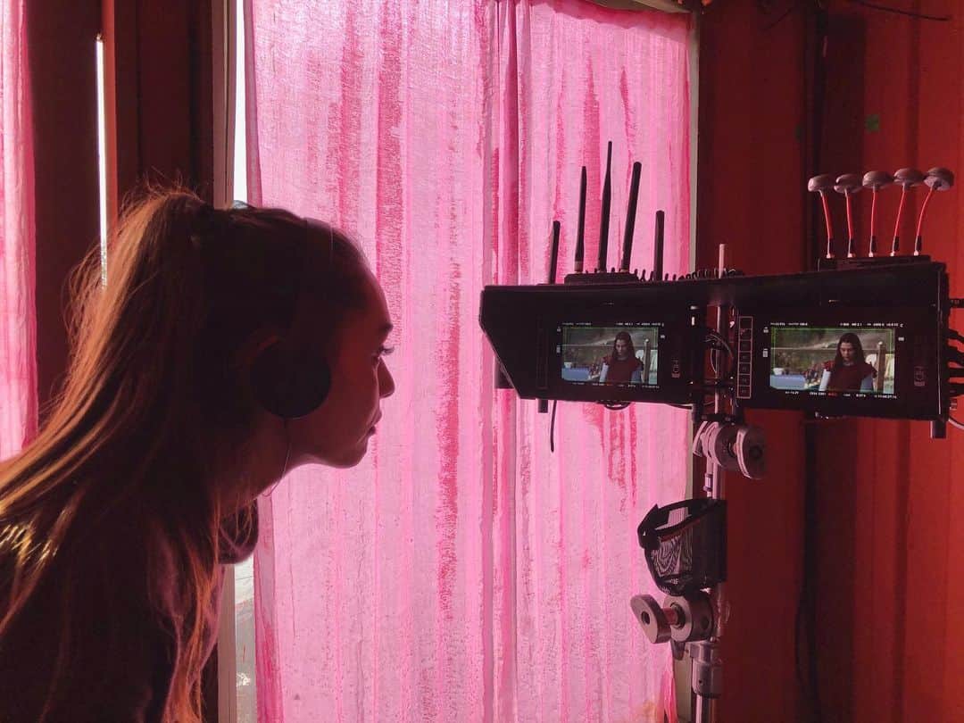 リンジー・モーガンのインスタグラム：「At the helm ⛵️」