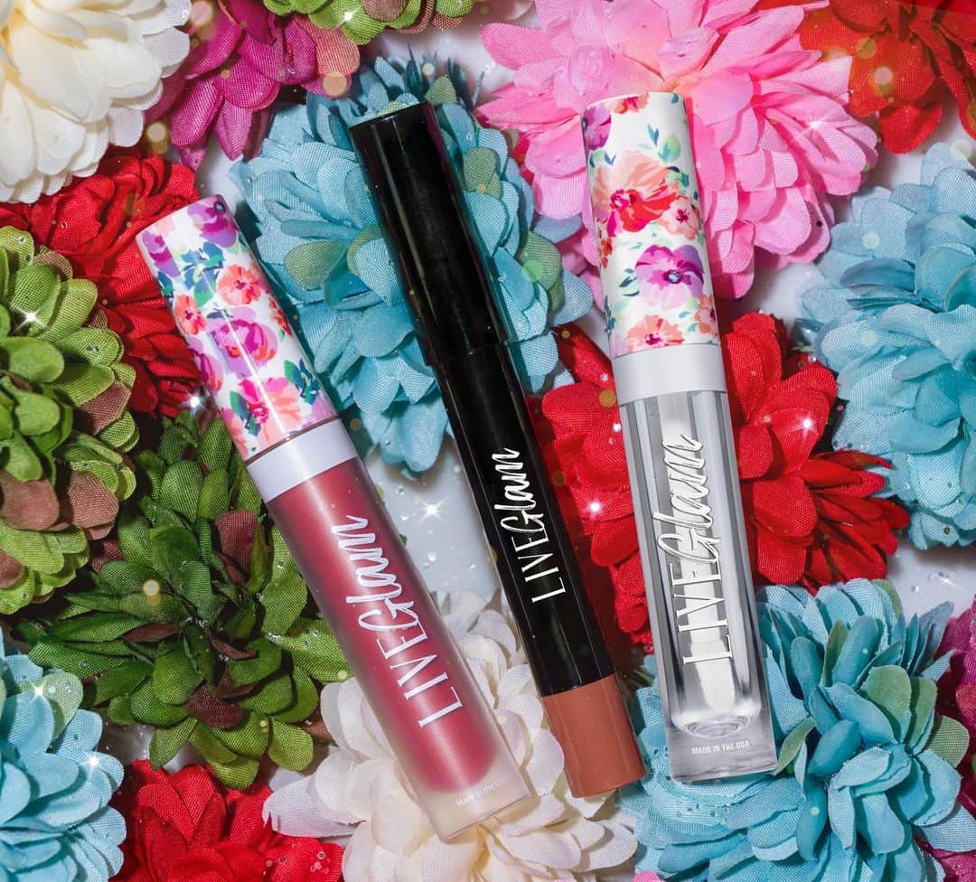 LiveGlamさんのインスタグラム写真 - (LiveGlamInstagram)「Our July Lippies are the perfect addition to any summer glam ✨Have you gotten your hands on these blossom shades yet?! 💐 #LiveGlamFam」7月7日 4時01分 - liveglam
