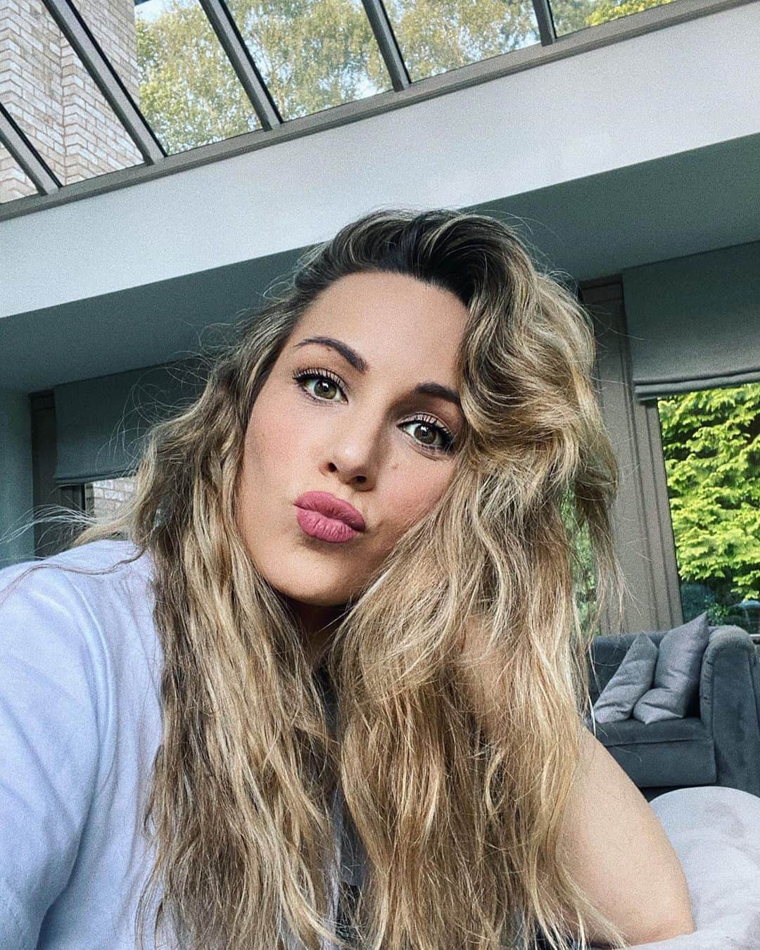 エドゥルネさんのインスタグラム写真 (エドゥルネInstagram)「Así acaba mi lunes, con estos