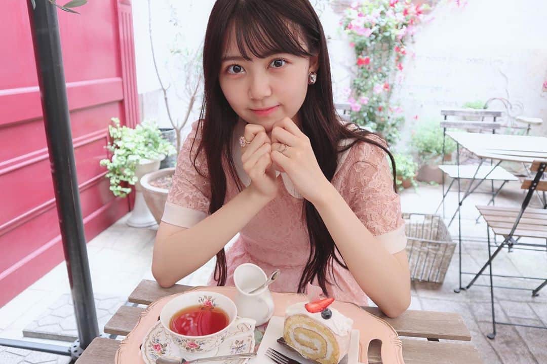 村上和叶さんのインスタグラム写真 - (村上和叶Instagram)「福岡のお洒落なカフェ🕊﻿ ﻿ とっても女の子な服装をしましたよ〜💕﻿ ﻿ ﻿ ﻿ #cafe  #cake」7月6日 19時20分 - murakami_wakana